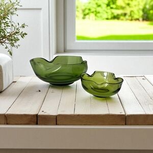 Mid Century Mod Green Glass Bowl Set